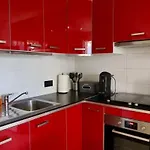Lora With Garden & Pool شقة *